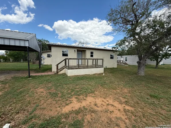 13338 Interstate 35, Moore, TX 78057