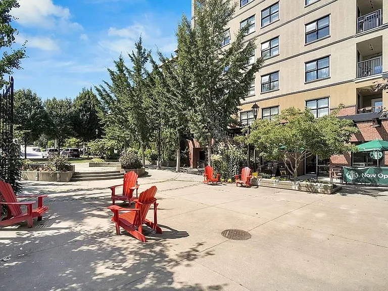 408 E Columbia St #314 — Photo 15