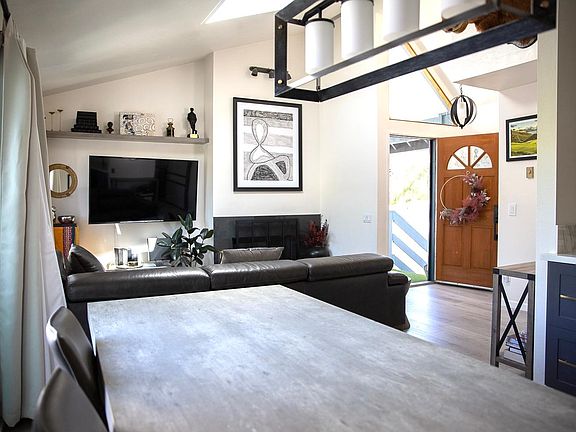2nd image of 1822 Chalcedony St #3