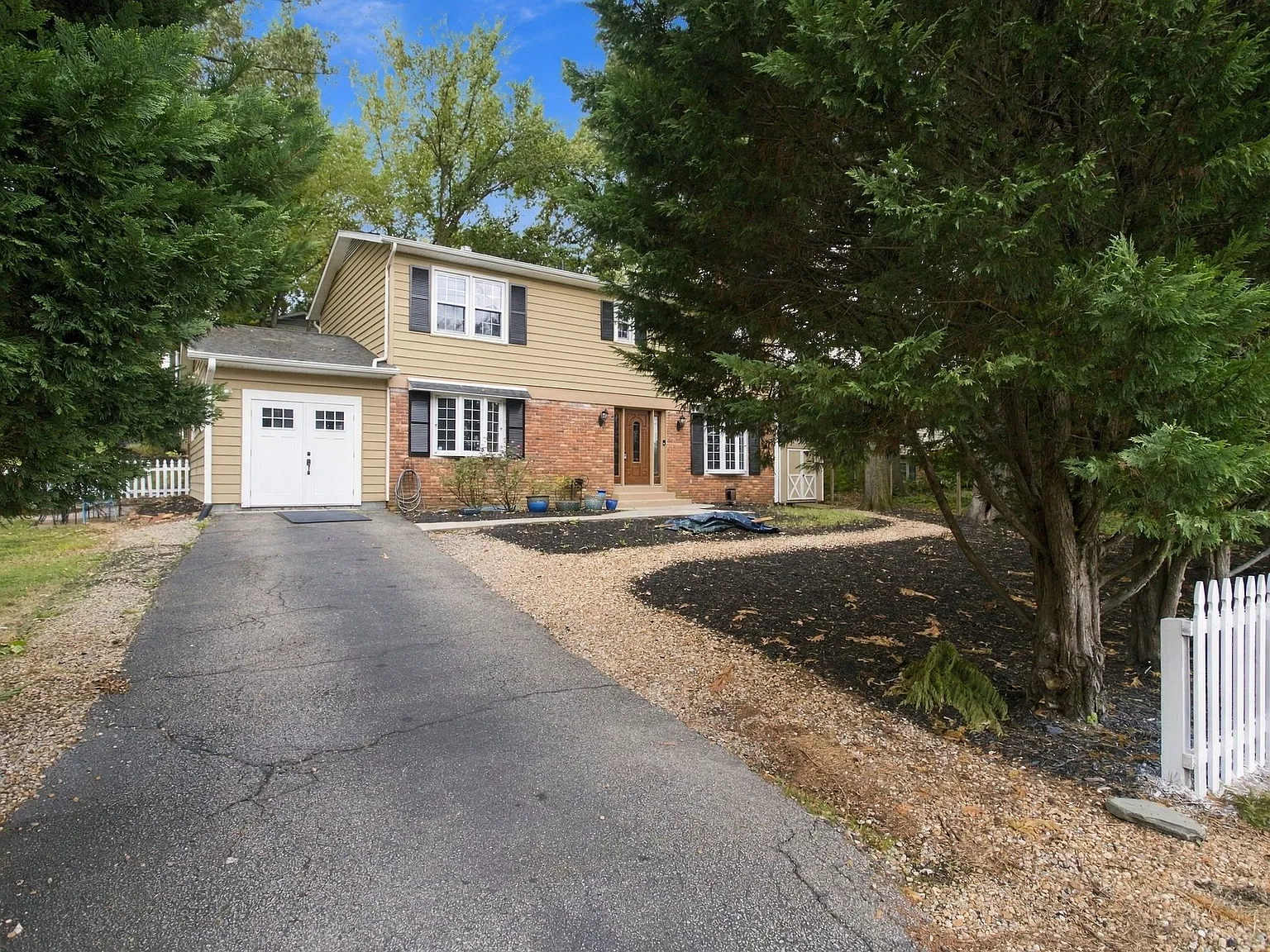 4 bed, 3.5 bath, 1824 sqft, $3,800 — Photo 4