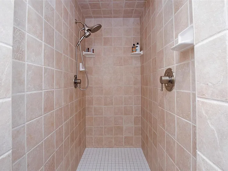 1240 SW 13th Cir — Photo 32