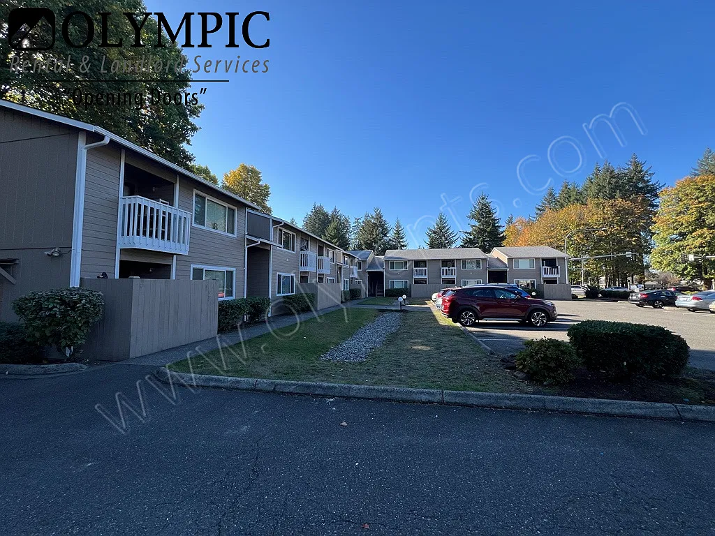 Tumwater Condo Style Apartment - 2 BR 1 BA! — Photo 2