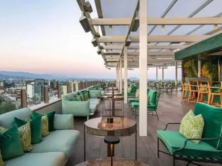 439 N Doheny Dr #107 — Photo 30