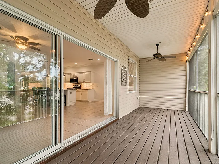 2nd floor screened lanai