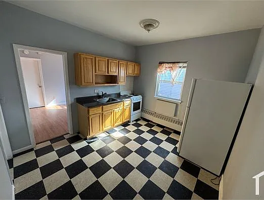 765 Grove St #4 — Photo 1
