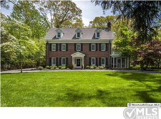 27 Oak St, Lincroft, NJ 07738