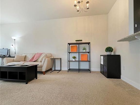 3rd image of 1541 Greystone Pl