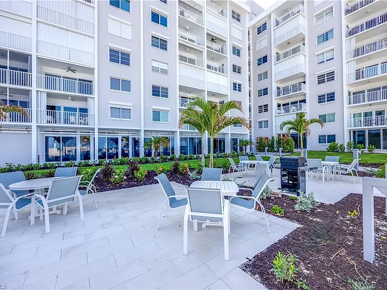 3443 Gulf Shore Blvd N #707 — Photo 36