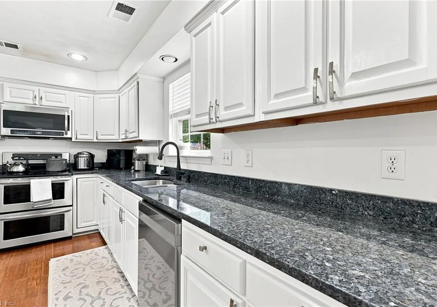 801 Aston Place — Photo 3