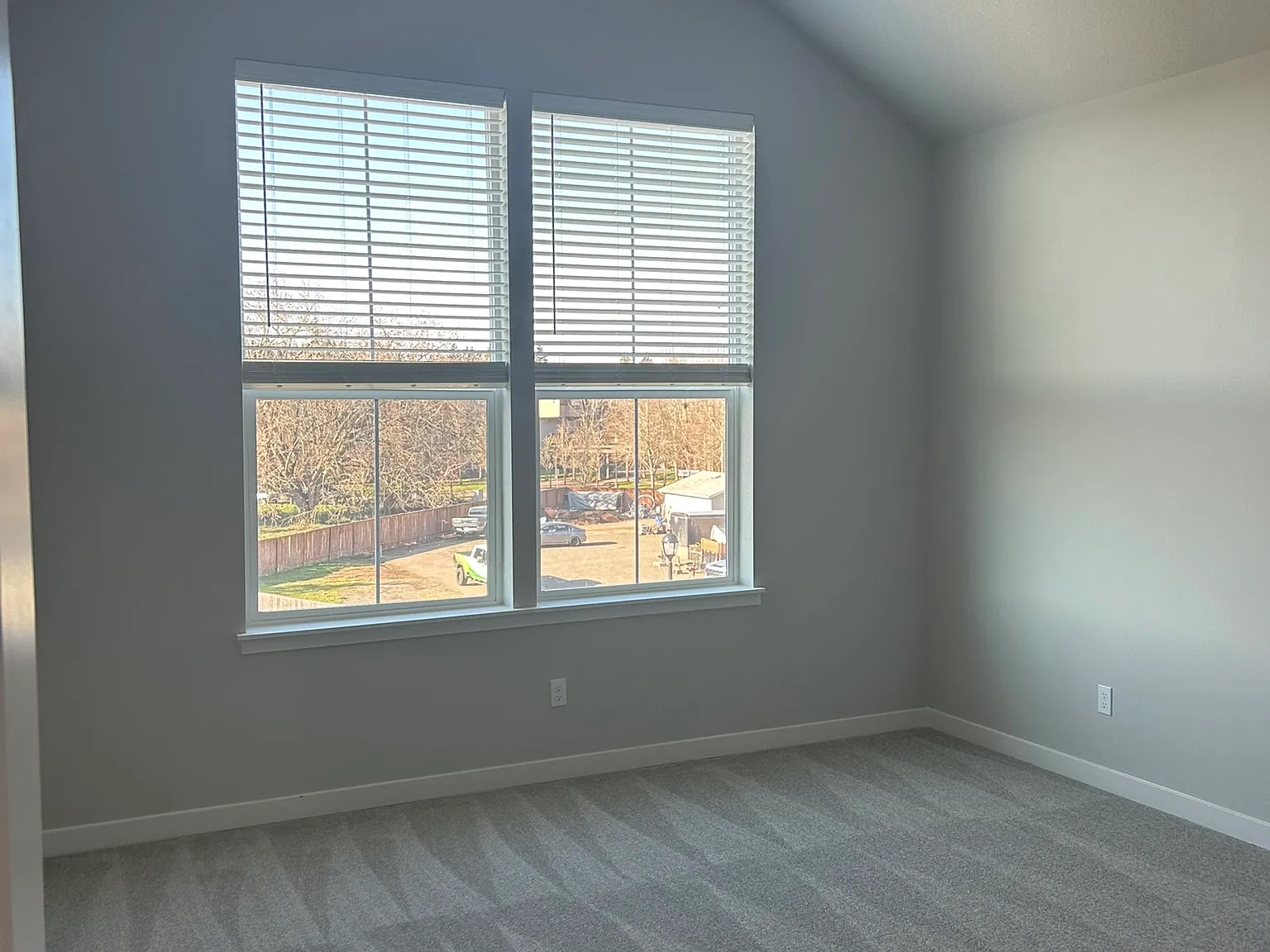 4 bed, 3.5 bath, 1937 sqft, $3,095 — Photo 3