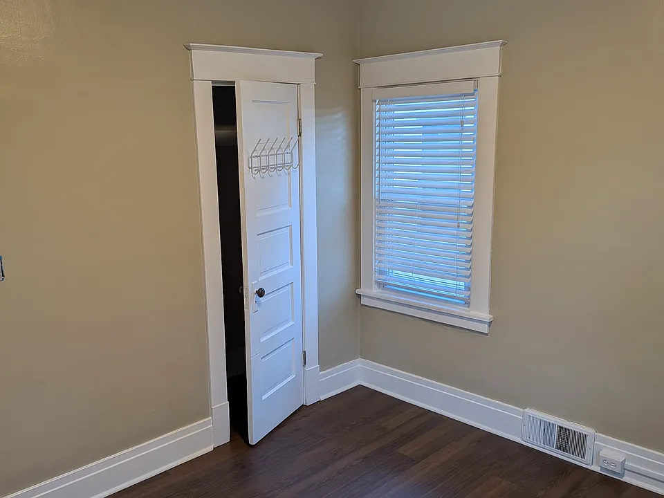 32 Shoreham Pkwy #2