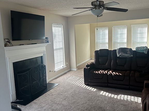 5th image of 5038 Larkspur Ln