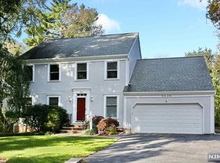 521 Wyckoff Ave, Ramsey, NJ 07446