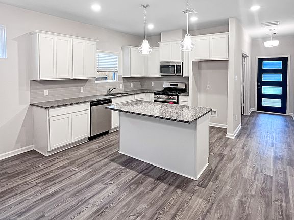 The Kettering II- Kitchen with Island