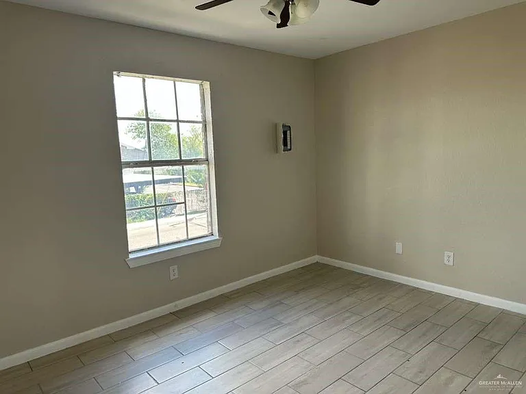 402 Gastel Cir #14 — Photo 9