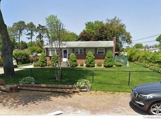 11 Mindres Ave, Brentwood, NY 11717