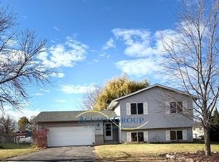 9247 Oriole Ln, Monticello, MN 55362