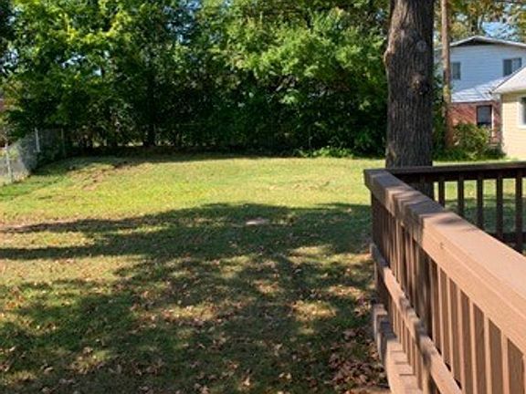 3rd image of 3123 Rock Crest Dr