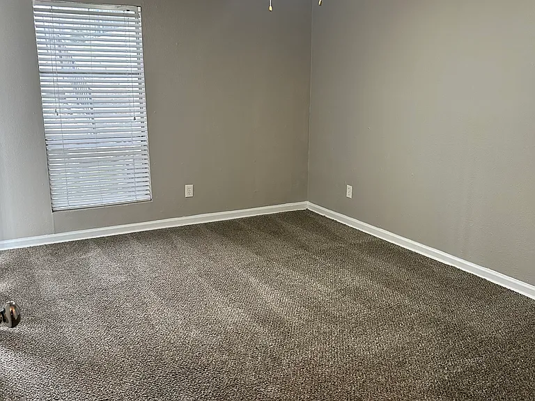 Maxton West Apartment Homes — Photo 44