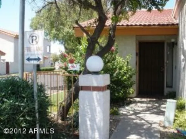 8702 N 67th Dr, Peoria, AZ 85345