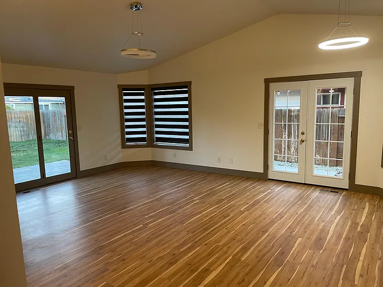 1012 N Silver Ash Ave — Photo 13
