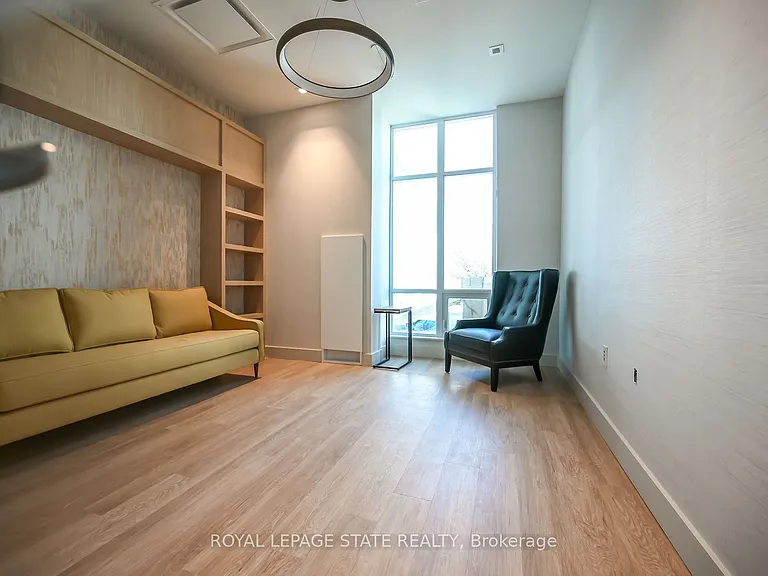 2750 King St E #512 — Photo 47