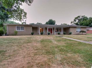 2810 Windy Hill Rd, Quincy, IL 62305