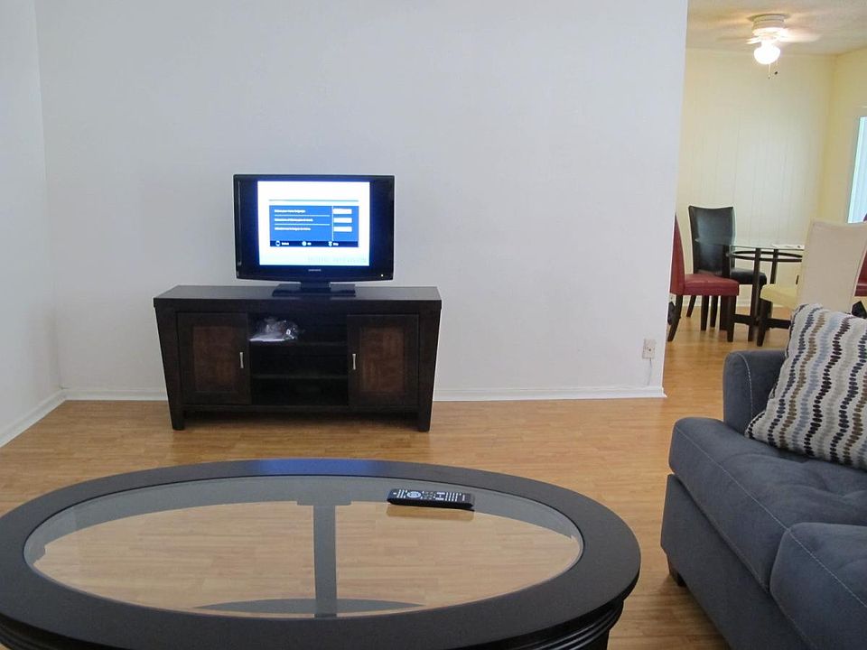 New 32" Flat Screen TV