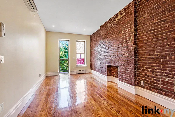 Rented by Link NY Realty | media 11