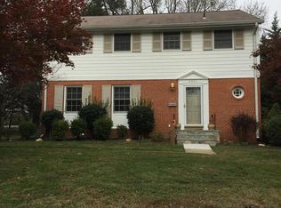 9901 Fernwood Rd, Bethesda, MD 20817