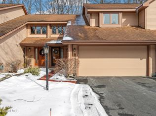 4045 Georgetown Sq, Schenectady, NY 12303