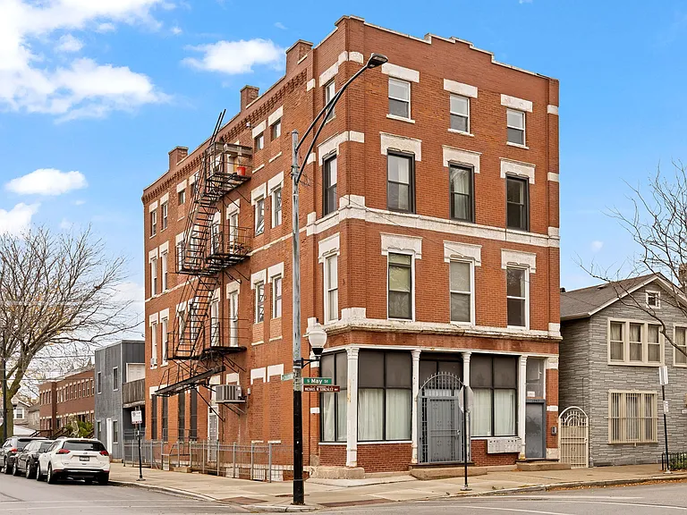 1942 S May St #3F — Photo 1