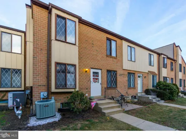 5200 Hilltop Dr #456, Brookhaven, PA 19015