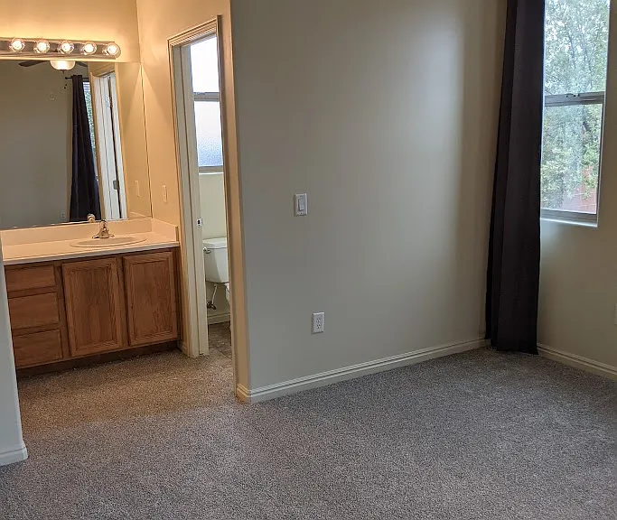 Main Bathroom.