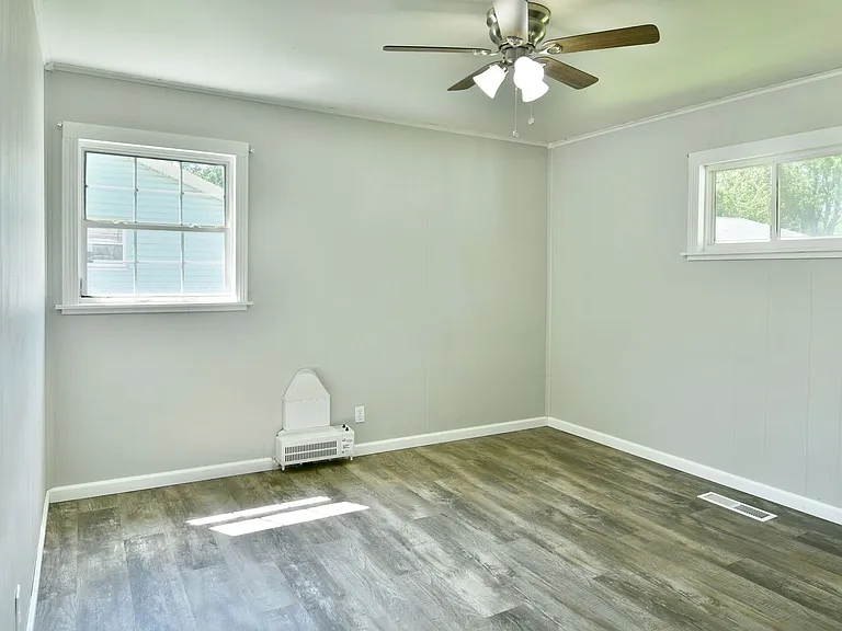 2344 Clearview Dr — Photo 15