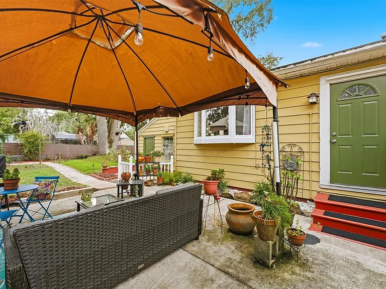 Hillcrest St — Photo 12