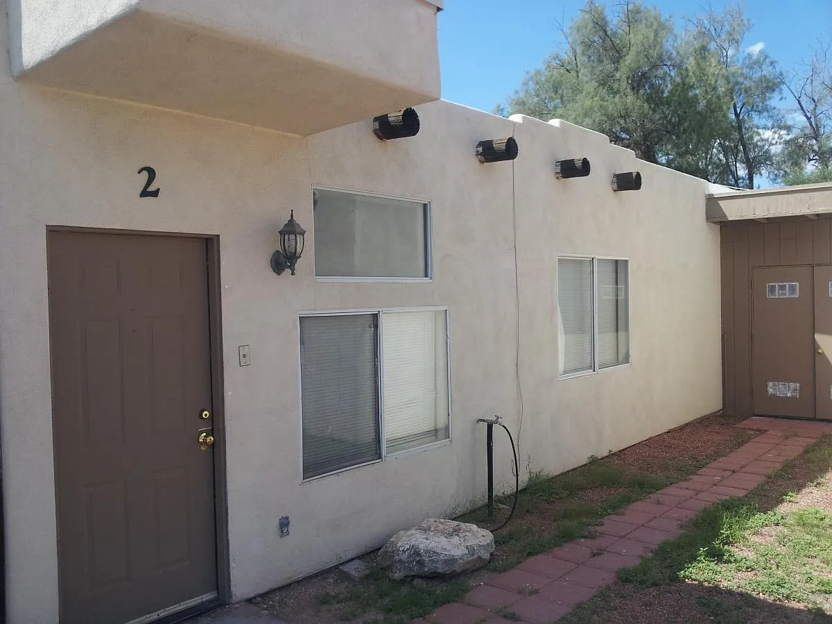 3417 E Blacklidge Drive — Photo 1