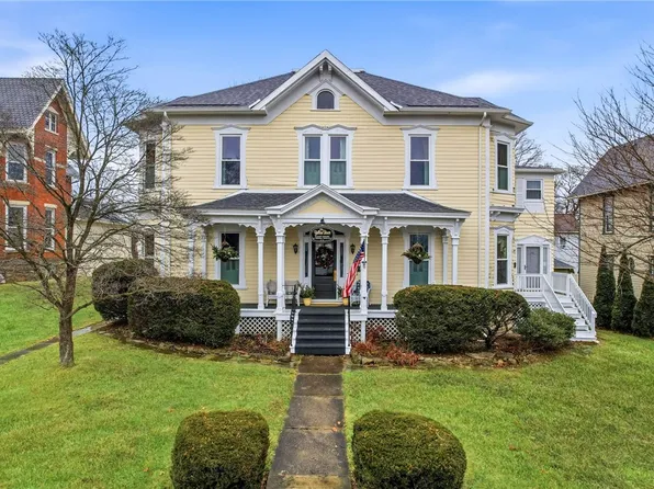 131 S Pitt St, Mercer, PA 16137