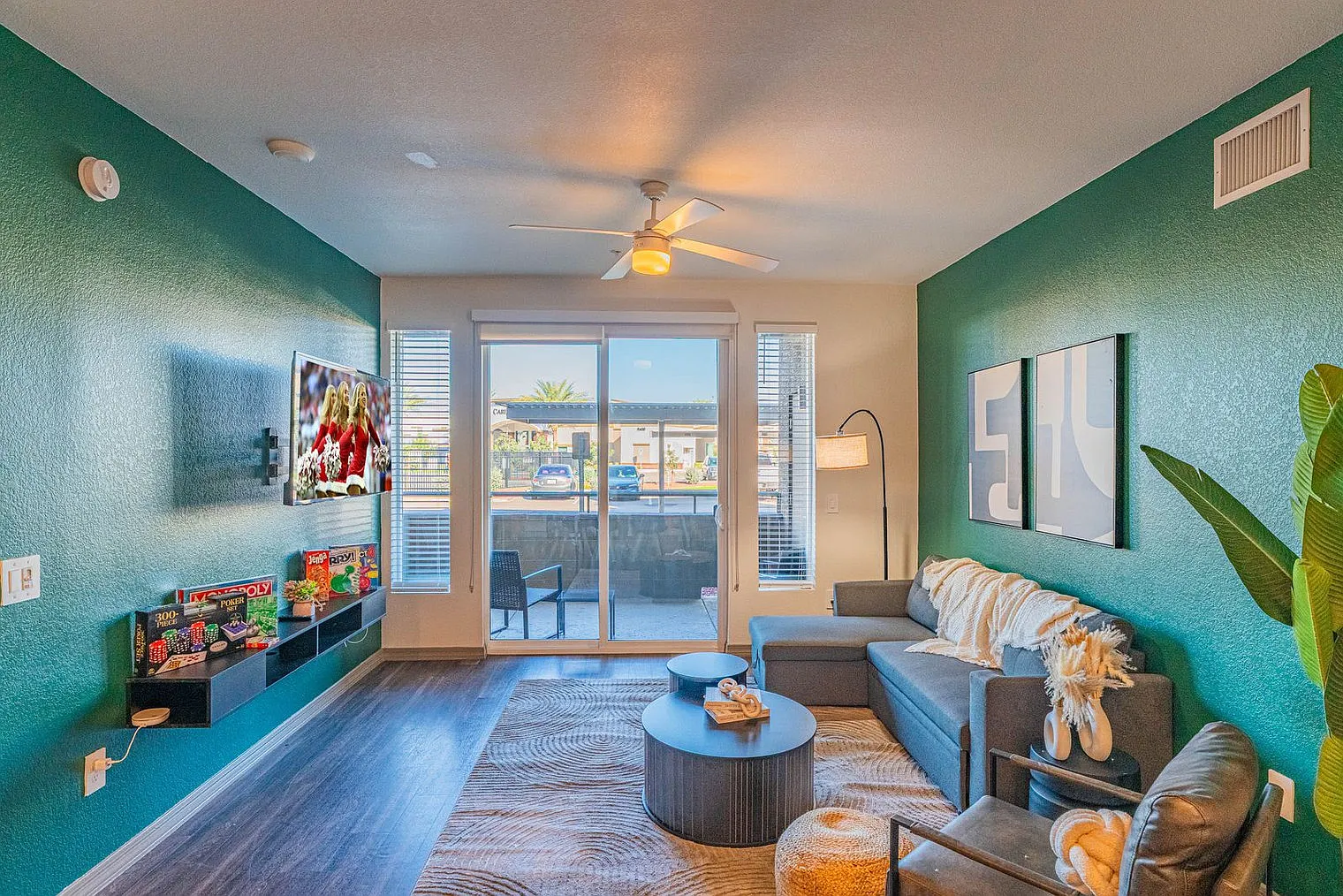 2 bed, 2.0 bath, 893 sqft, $3,293 — Photo 2