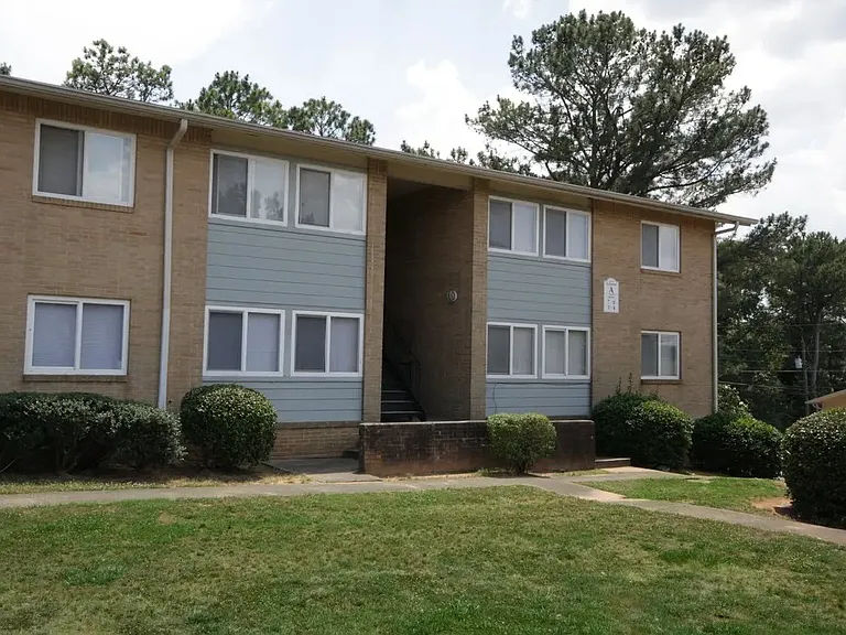 Welcome to The Preserve On Conley Apartments, where comfort meets convenience. Enjoy spacious living, lush green gardens, and easy access to local amenities. Take the next step towards your ideal homeschedule a tour today!