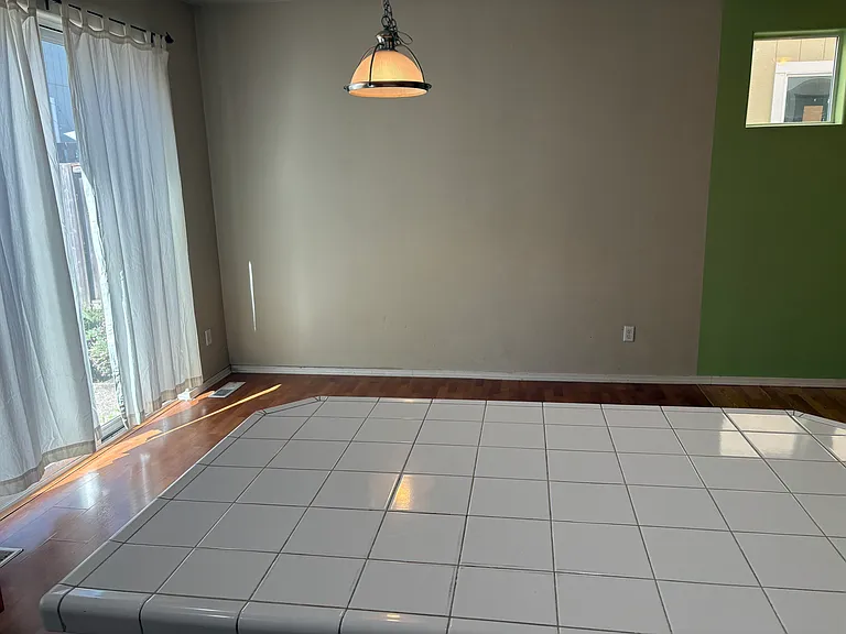 17644 SW Lawton St — Photo 7