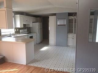 4th image of 9904 99th St