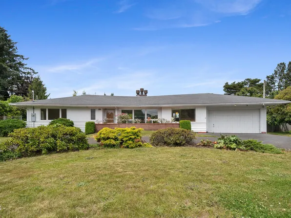 2418 1st St, Tillamook, OR 97141