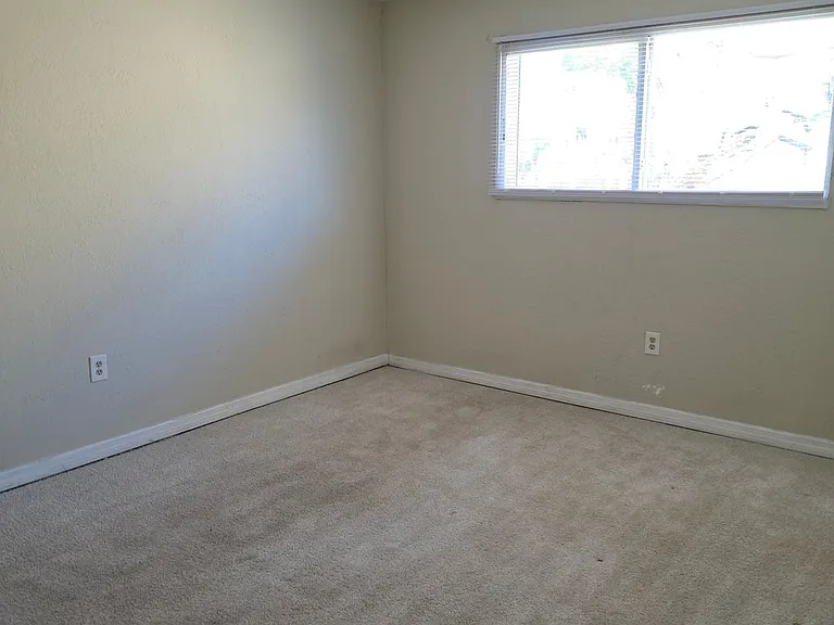 922 Lake Destiny Rd #F — Photo 8