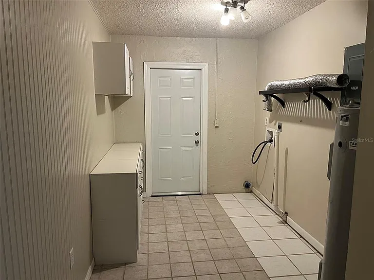 3101 Village Ln — Photo 28