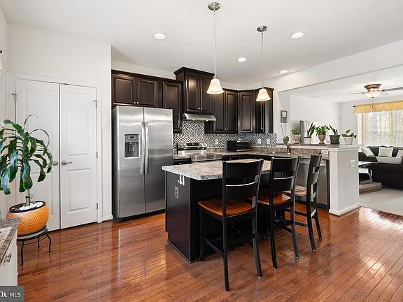 4th image of 158 Norwood Dr