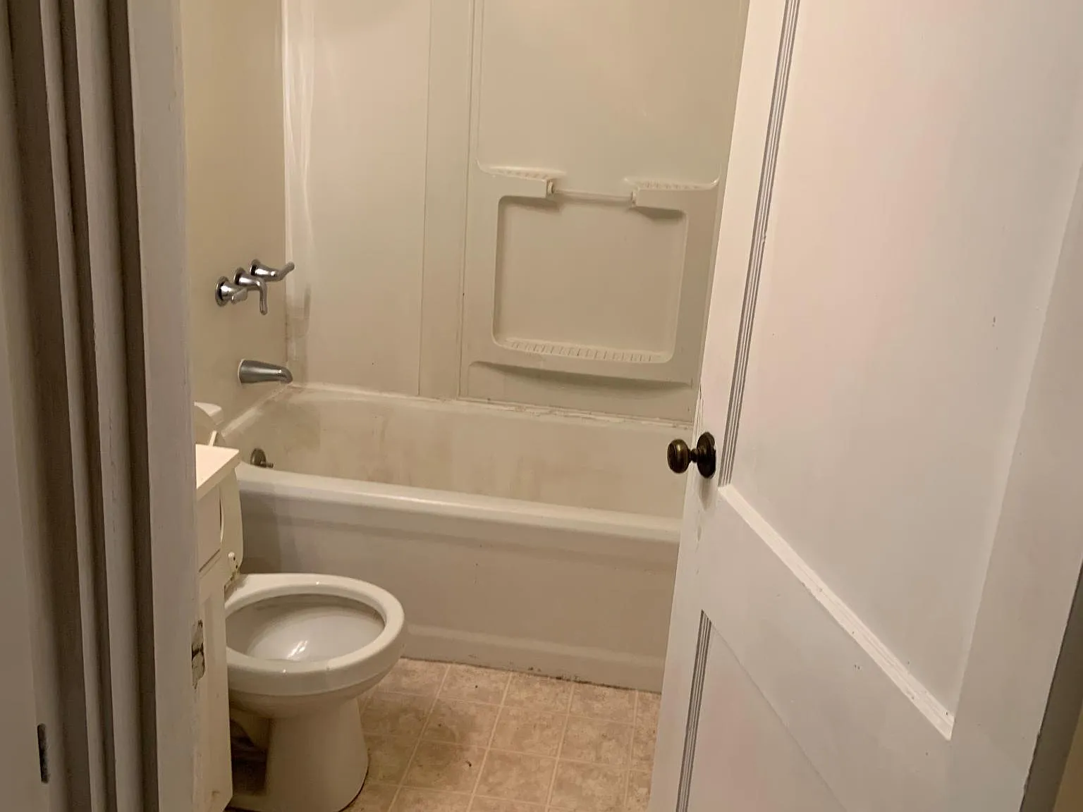 2 bed, 800 sqft, $800 — Photo 3