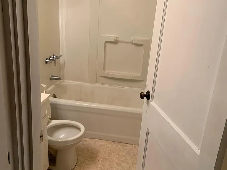 3325 Alexander Ave #2 — Photo 3
