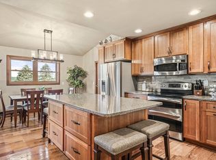 3305 Round Table Way, Cross Plains, WI 53528