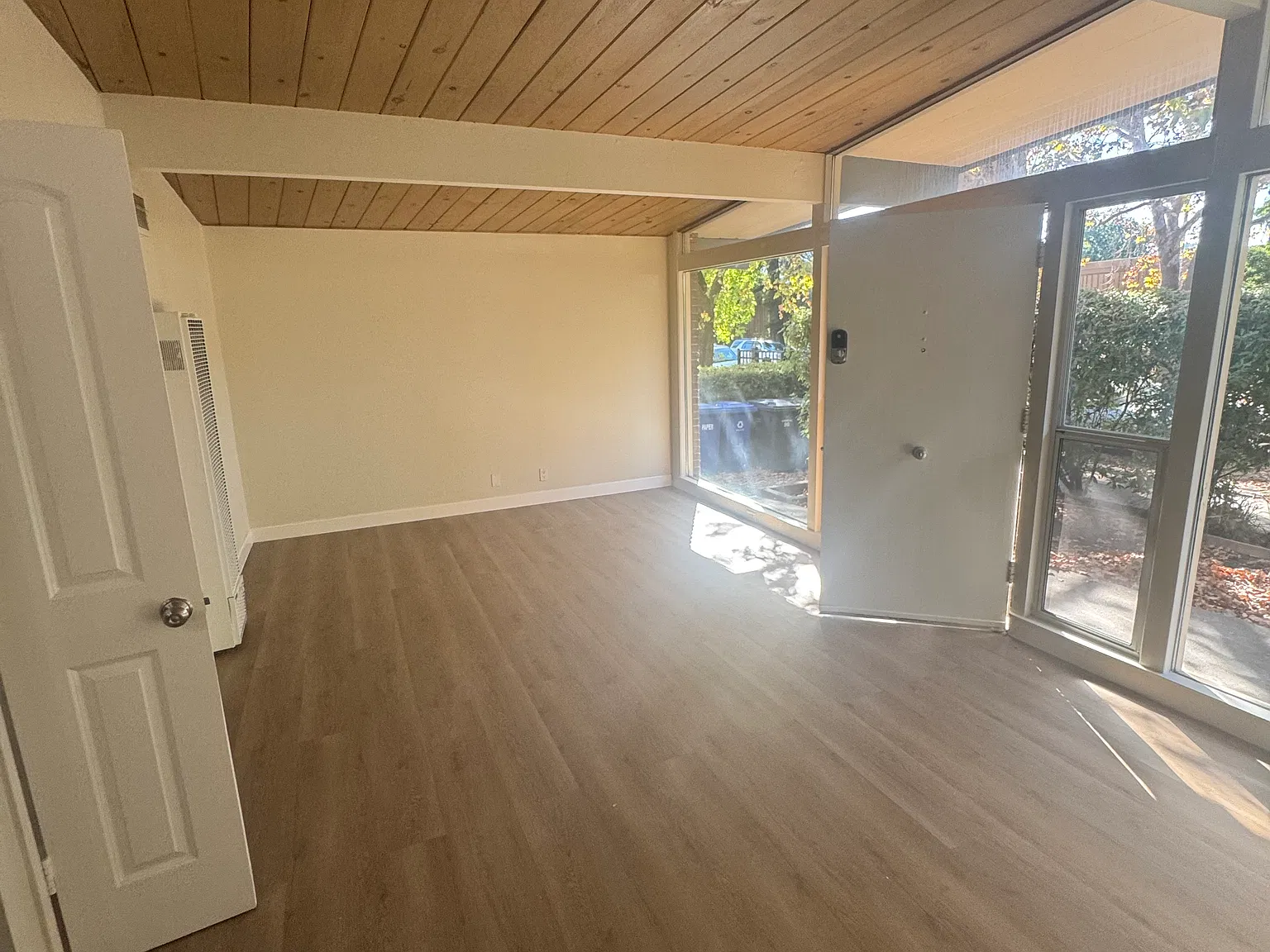 1 bed, 675 sqft, $2,555 — Photo 4